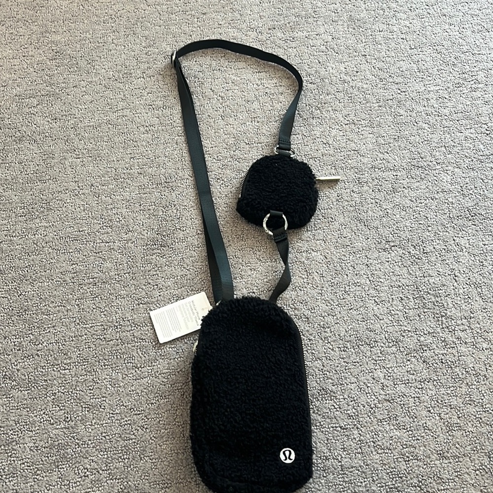 Lululemon Modular Phone crossbody bag